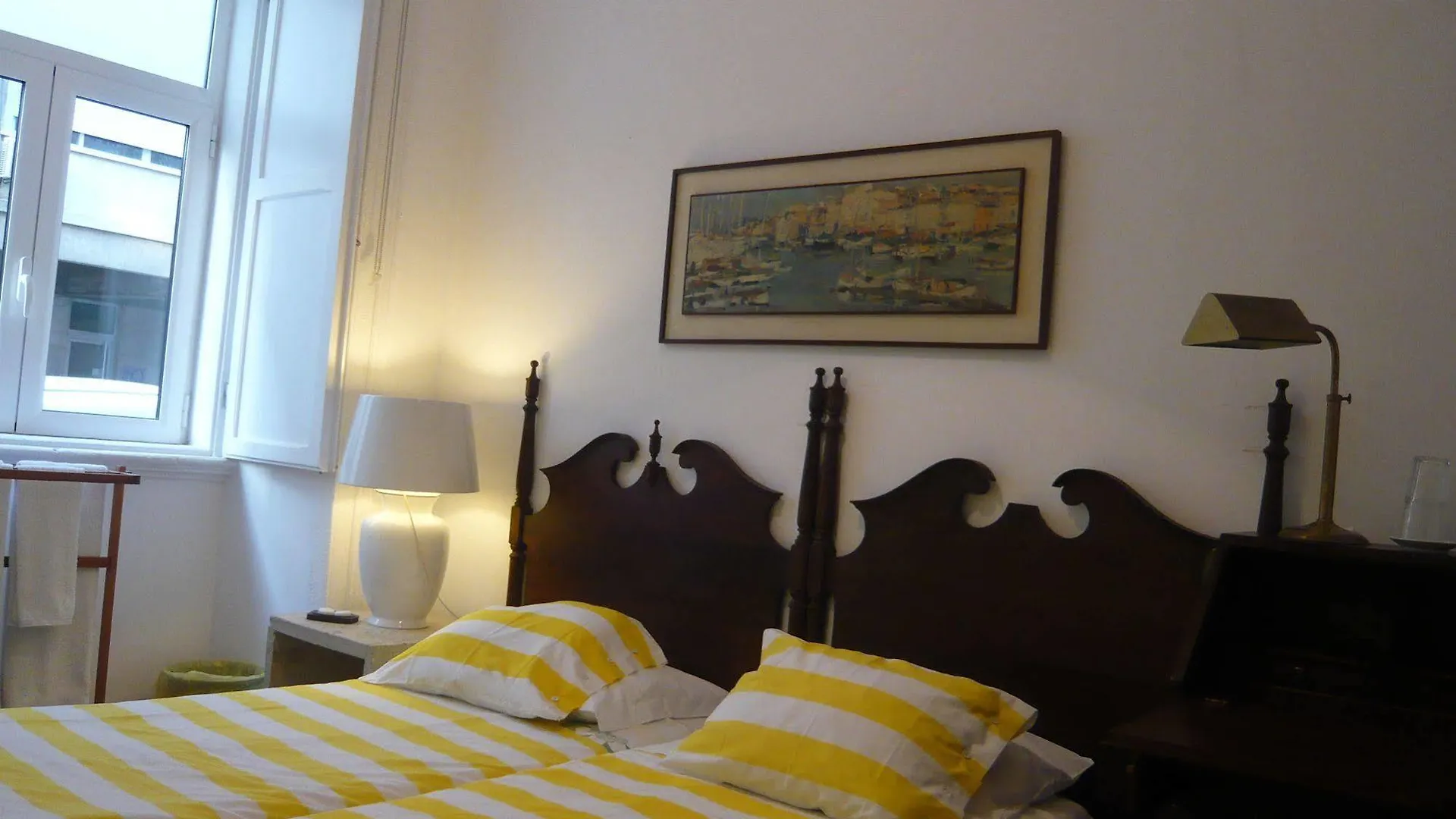 Alves Torgo 14 Lisbon Guest House